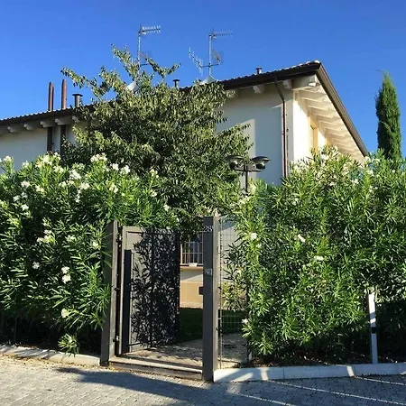 Osti לינה וארוחת בוקר 4*